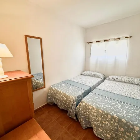 Frente A La Playa Con Vistas Y Garaje, Nucleo Cristal Apartment *